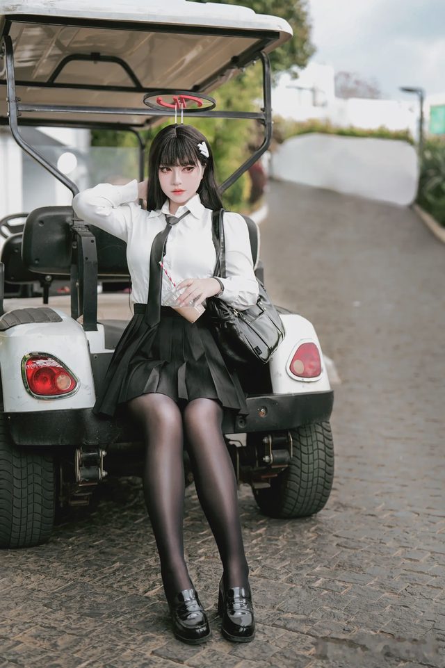 半半子 碧蓝档案 调月莉音 調月リオ Vol.03 制服x競泳第 4 张图片