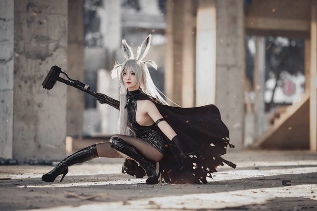 Li画晴 明日方舟 暴行cosplay图册封面