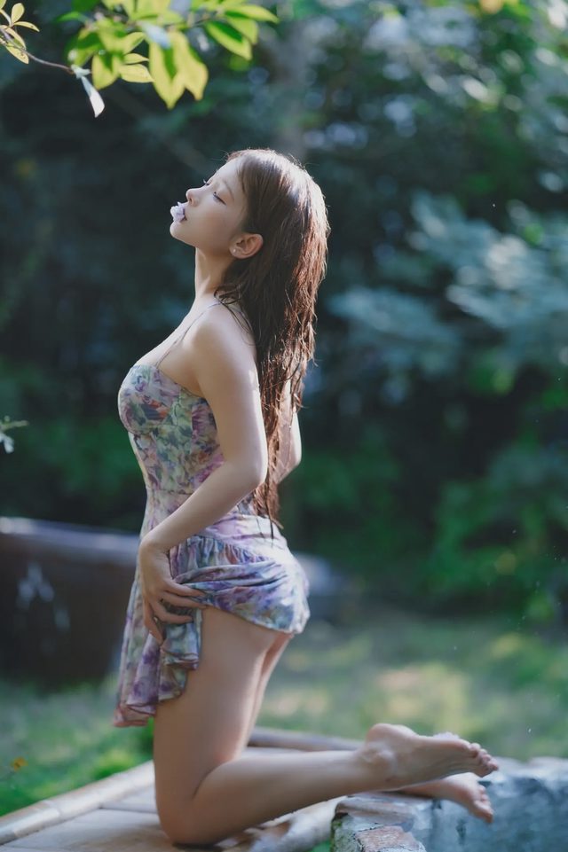 蠢沫沫 水池碎花裙第 16 张图片