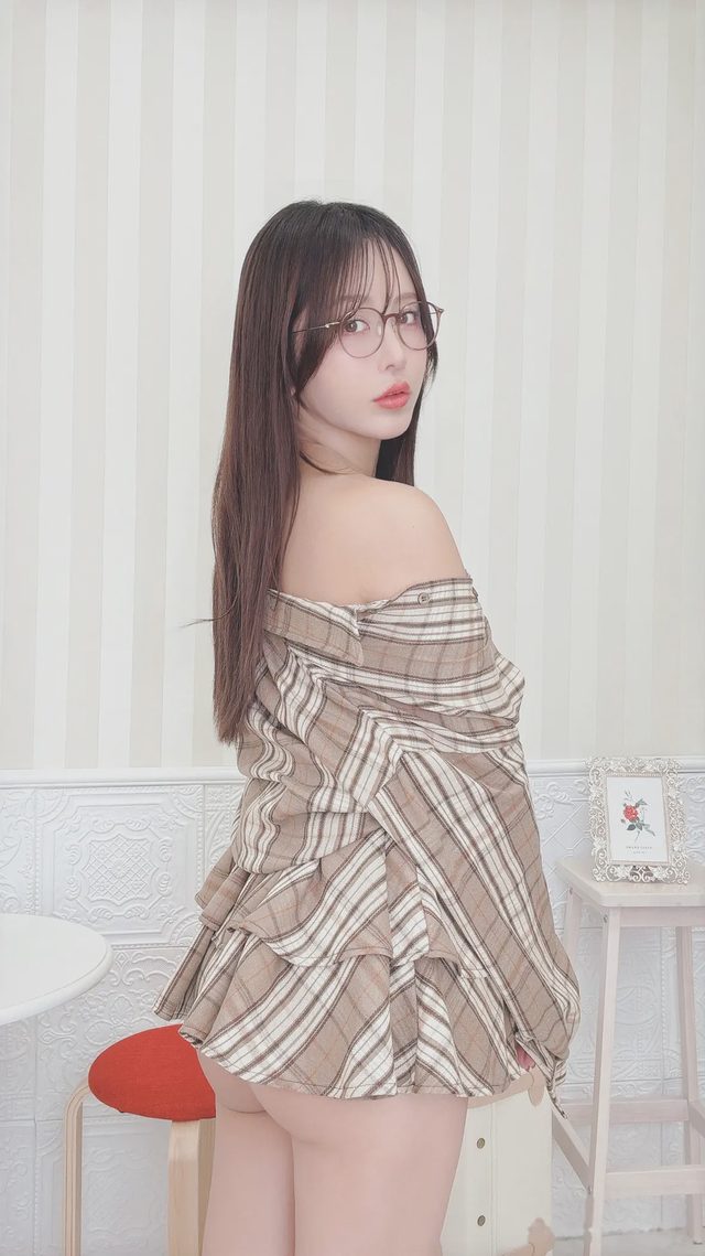 いくみ Fantia 20260306 Casual Clothes and What's Underneath第 3 张图片