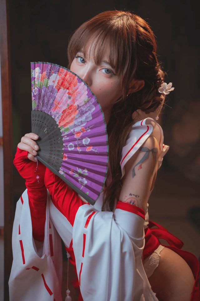 LeJosette Red Priestess第 1 张图片