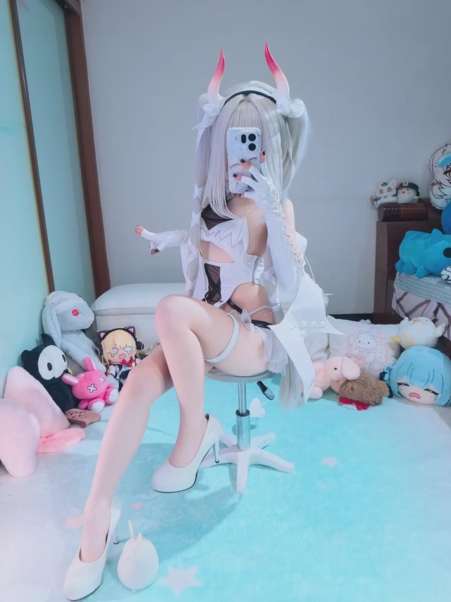 冷reng NIKKE 白兔 恶魔第 18 张图片