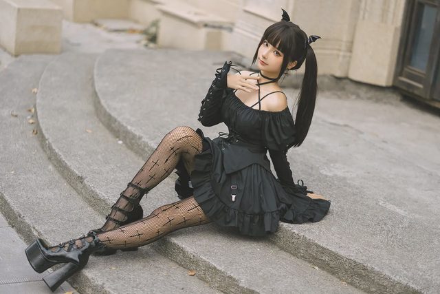 少女黑丝写真第 10 张图片