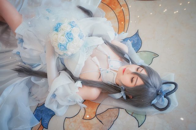 露兒大魔王_ 洛天依花嫁cosplay，超可爱图册封面