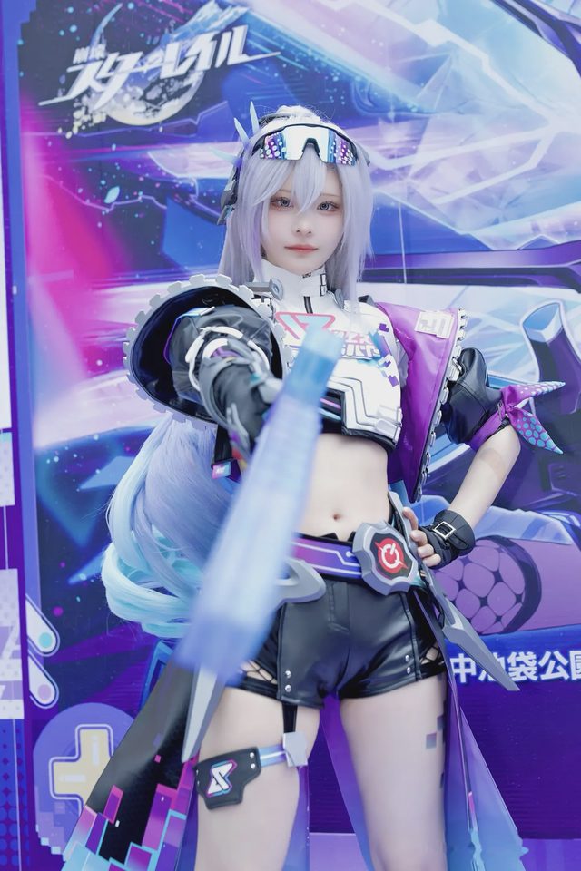 やもはちこ Silver Wolf LV999第 21 张图片