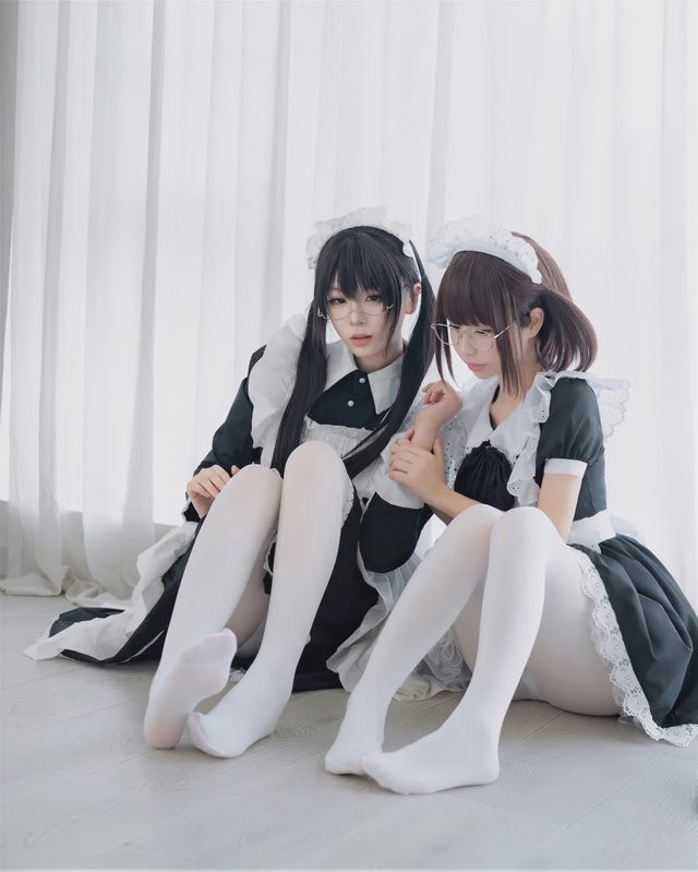 轩萧学姐 十万珍吱伏特 双人女仆第 30 张图片