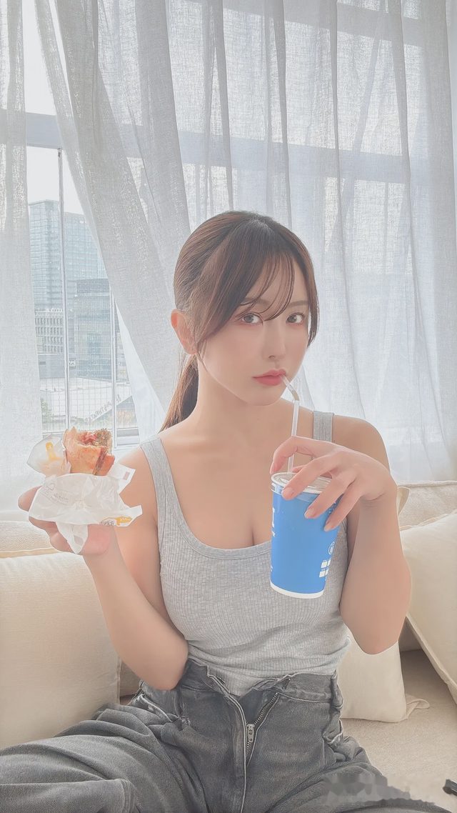 いくみ Fantia 20251213 I Ate Lunch第 2 张图片