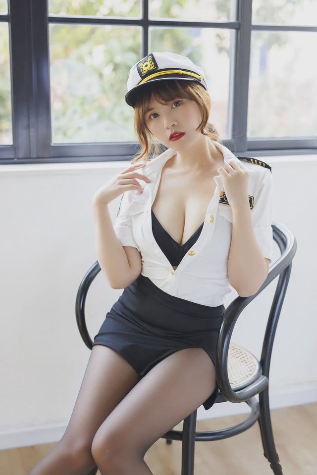 张思允 黑丝女警第 16 张图片