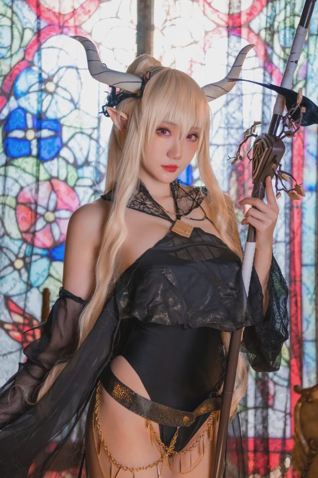 瓜希酱 明日方舟 闪灵 泳装图册封面
