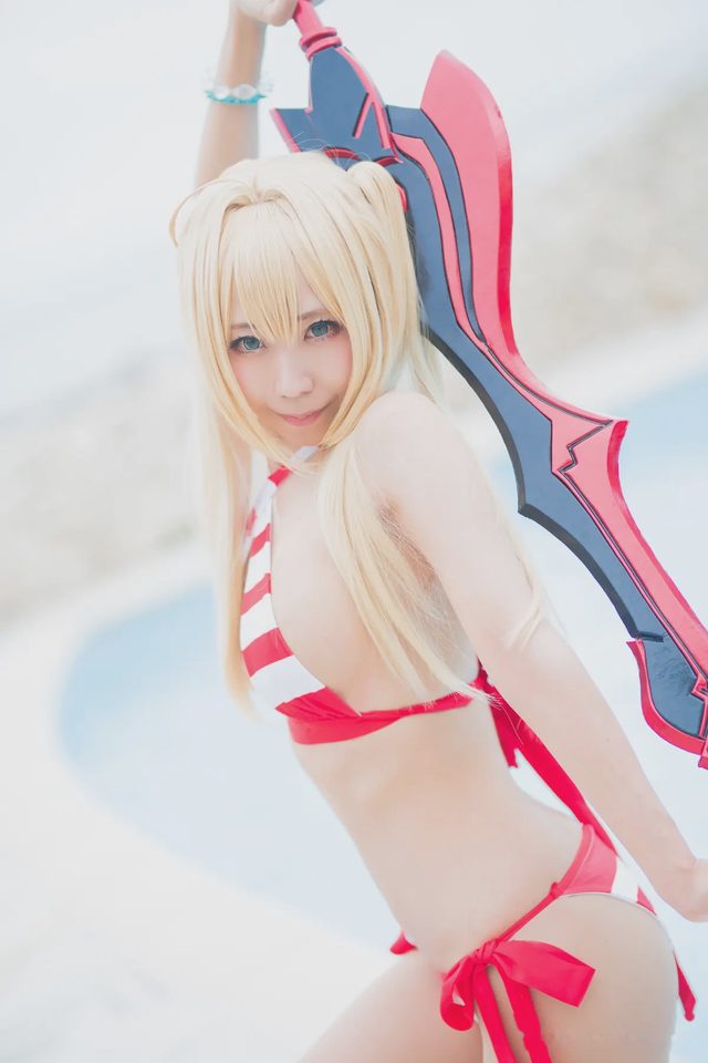 さくら提督 Nero Swimsuit第 8 张图片