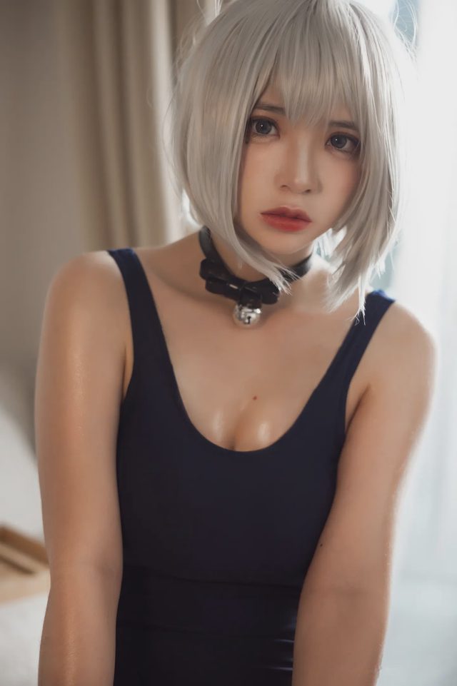 疯猫ss 白发束缚死库水第 8 张图片