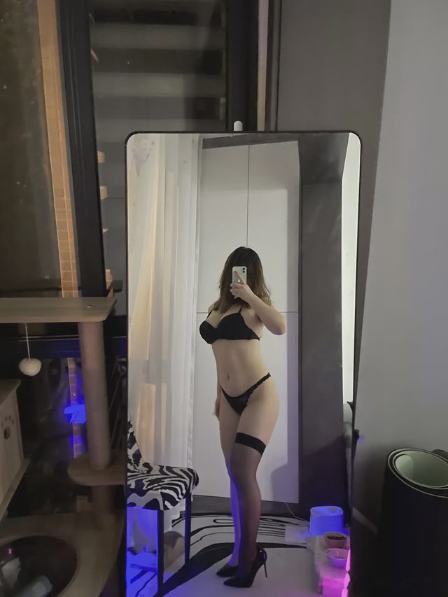 葱油饼er 红蓝氛围光第 15 张图片
